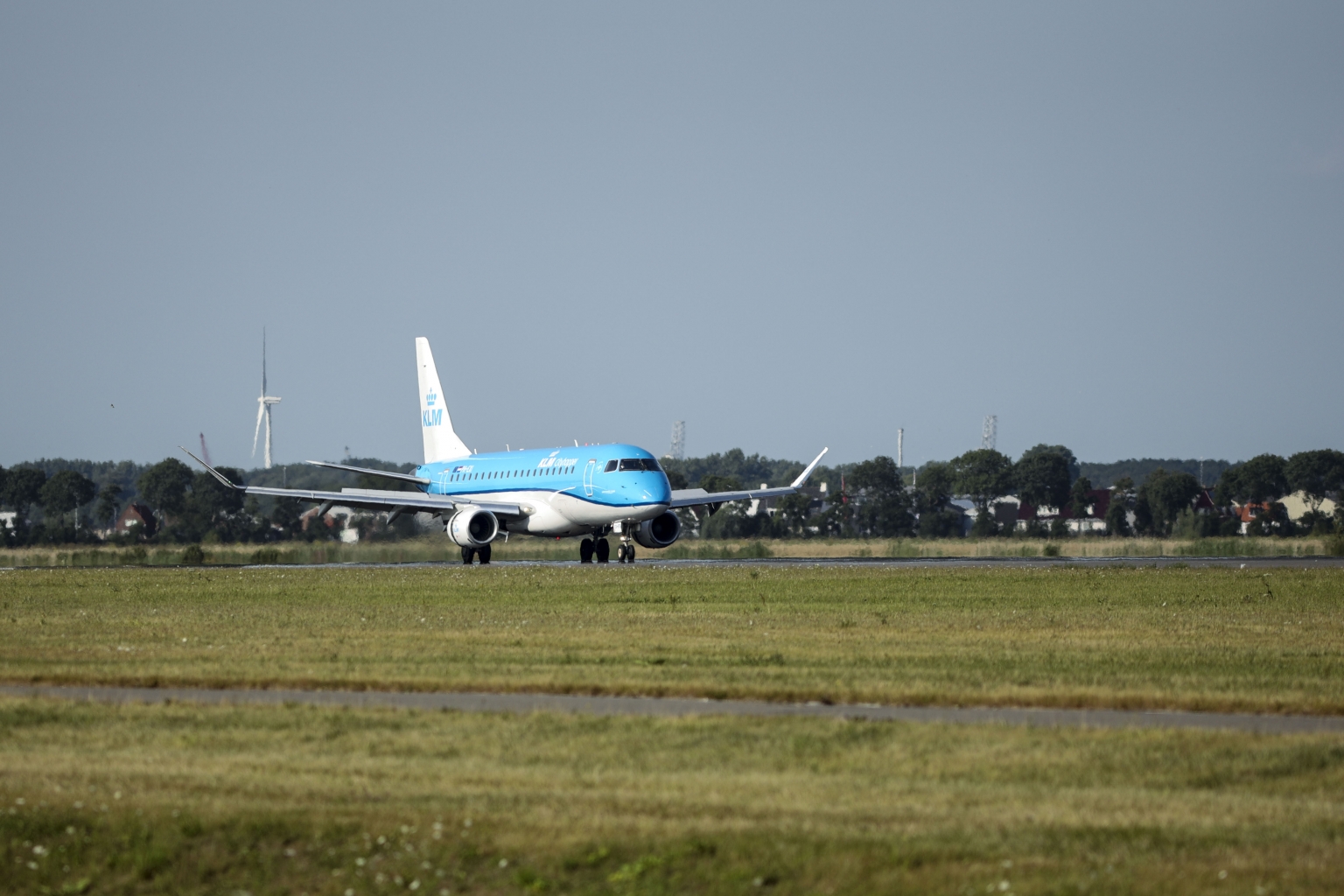 Preview Royal Dutch Airlines KLM PH-EXI Embraer E175STD (2) Flugzeuge Schiphol.jpg